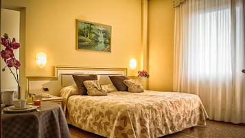 Doppia Superior, 1 letto matrimoniale (Free Spa Access) | Minibar, una cassaforte in camera, una scrivania, insonorizzazione