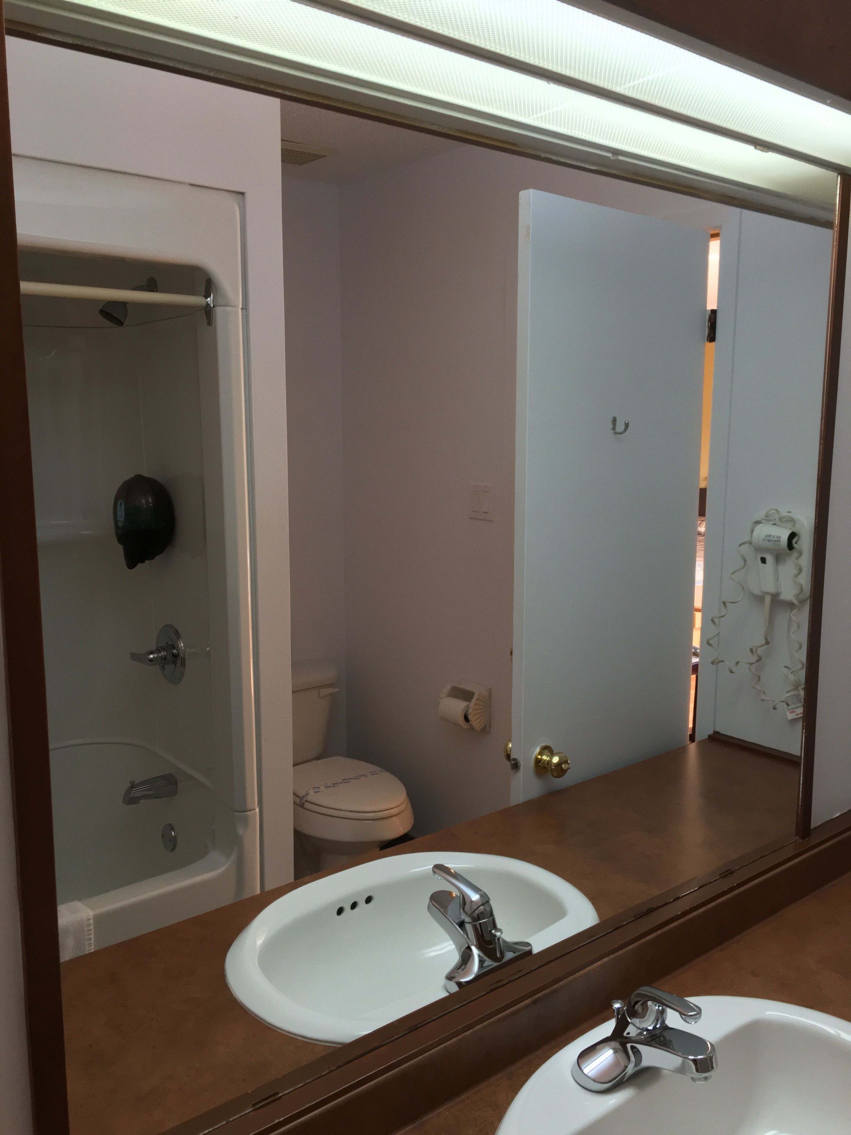 standard room | bathroom | combined shower/bathtub, hair dryer, towels