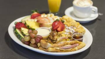 Bữa sáng đầy đủ hàng ngày với phụ phí nhỏ