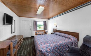 Room, 1 King Bed, Non Smoking | Desk, blackout drapes, iron/ironing board, free WiFi - Post Oak Inn (Early)