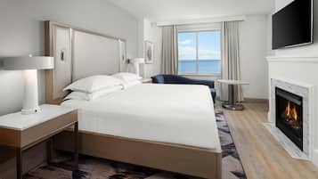 Luxe beddengoed, een bureau, verduisterende gordijnen