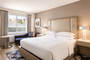 Traditional Room, 1 King Bed (Hearing Accessible)