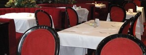 Breakfast, lunch and dinner served - Hotel Condado Plaza (Puebla)