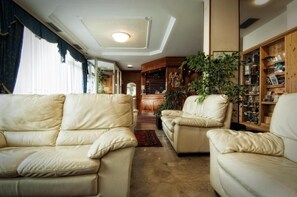 Lobby - Hotel Everest (Trento)