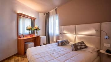 Habitación doble superior | Caja fuerte, escritorio, wifi gratis