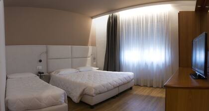 Hotel Everest