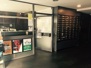 ฝ่ายต้อนรับ