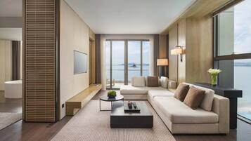 Suite, 1 Bedroom, Club Lounge Access, Ocean View | Premium bedding, down comforters, minibar, in-room safe