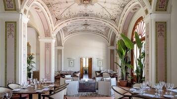 FrĂŒhstĂŒck, Mittagessen und Abendessen