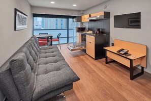 Down comforters, in-room safe, desk, blackout drapes