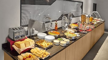 Desayuno completo incluido todos los días