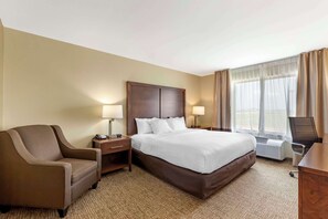 Down duvets, Select Comfort beds, in-room safe, desk - Comfort Inn & Suites Grinnell near I-80 (Grinnell)