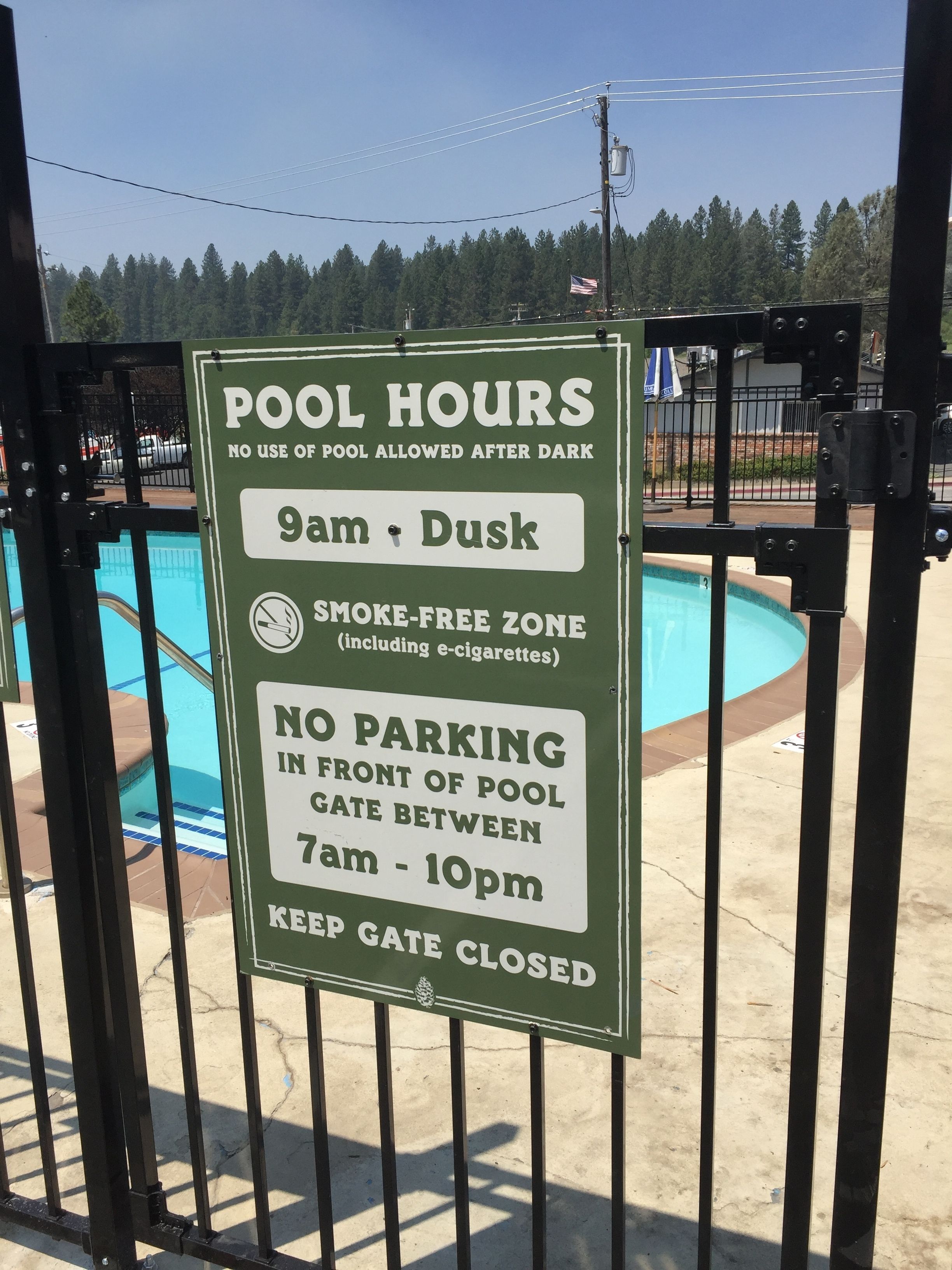 Seasonal outdoor pool, pool umbrellas, sun loungers