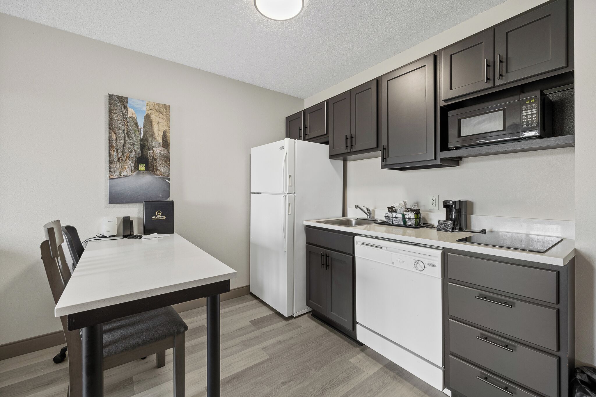 办公桌、熨斗/熨衣板、免费 WiFi、床单