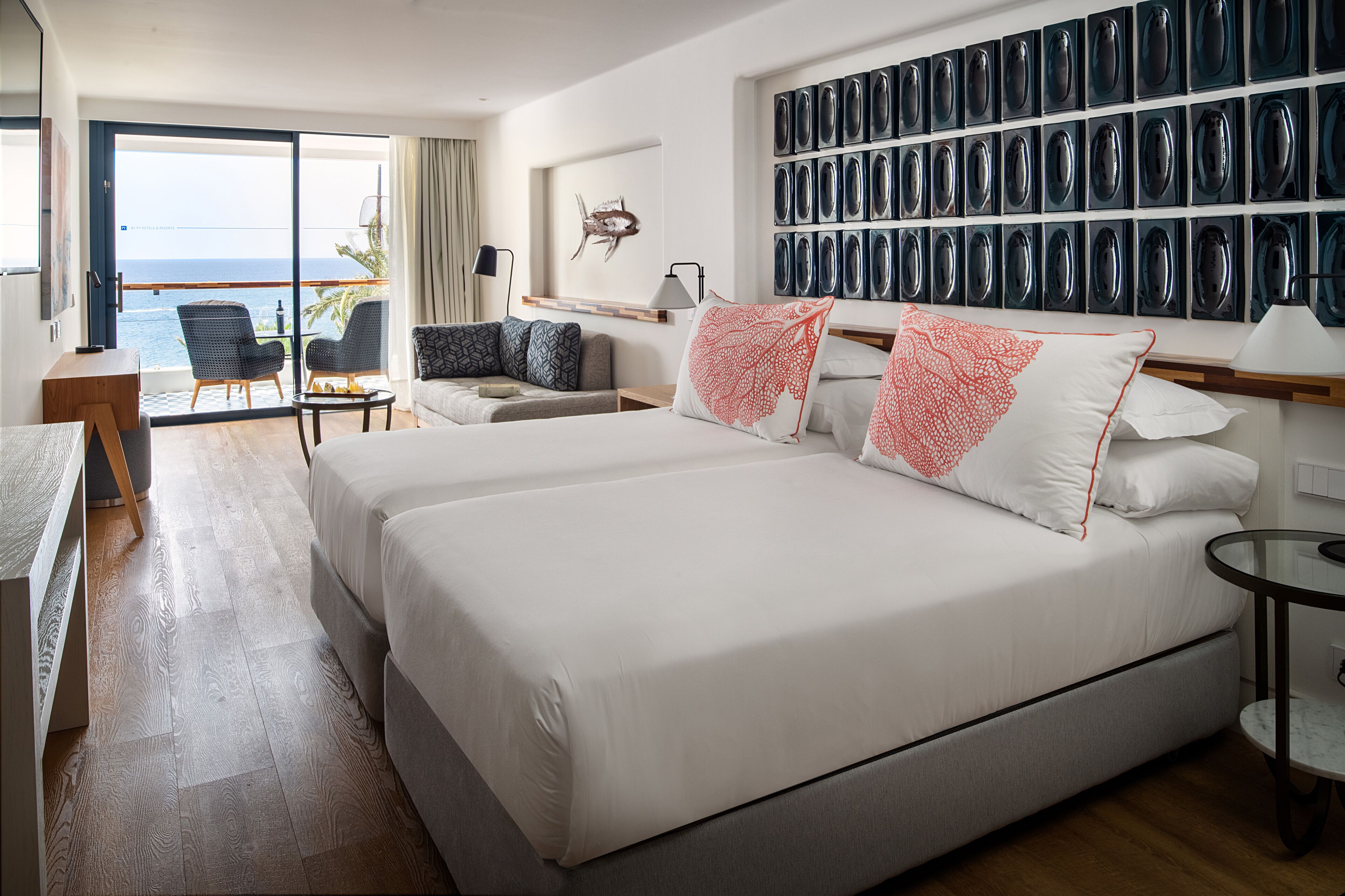 junior suite, sea view (2 guests) | 1 bedroom, premium bedding, minibar, in-room safe