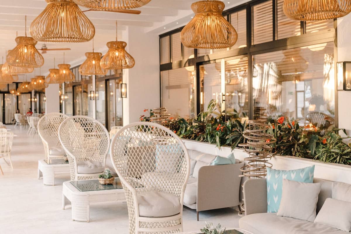 breakfast and dinner served