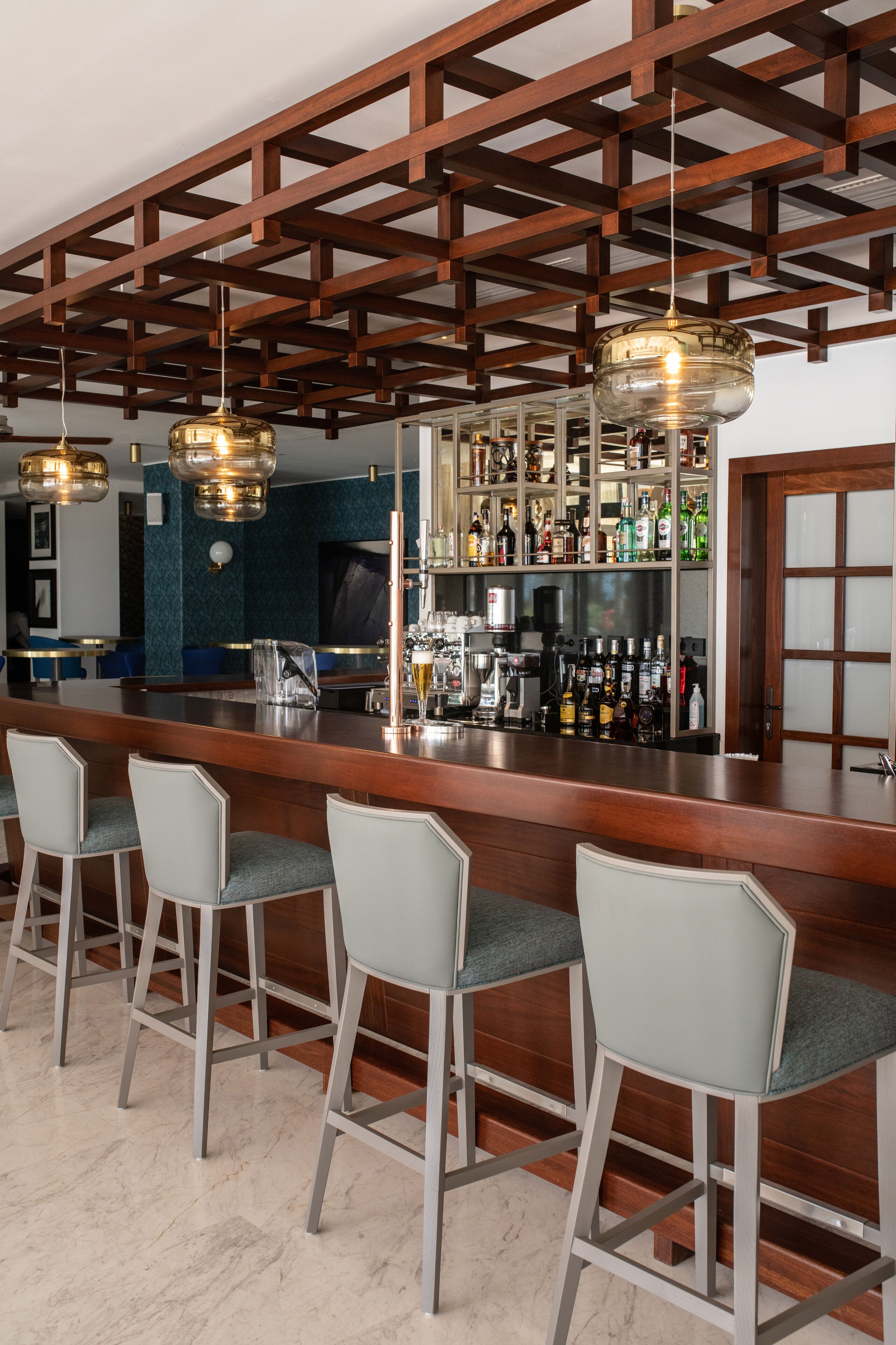 Bar (trong khuôn viên)