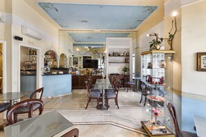 Bar (en el alojamiento)