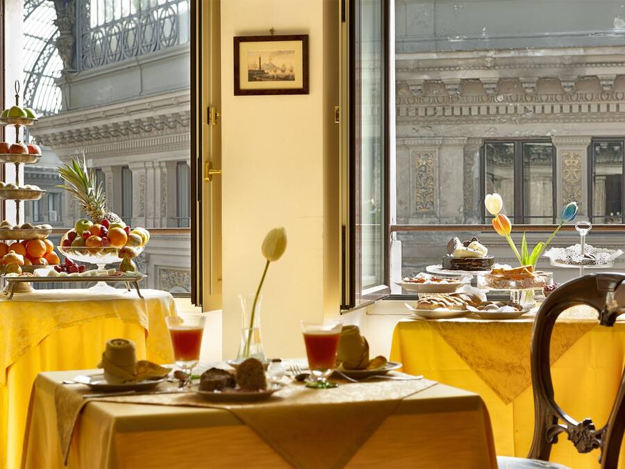 Frokostbuffé hver dag (EUR 15 per person)