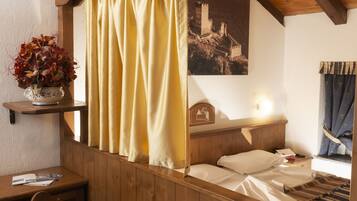 Minibar, una scrivania, Wi-Fi gratuito, lenzuola