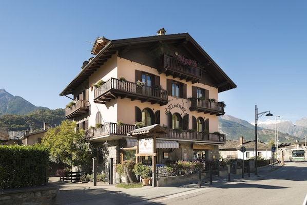 Fachada da propriedade