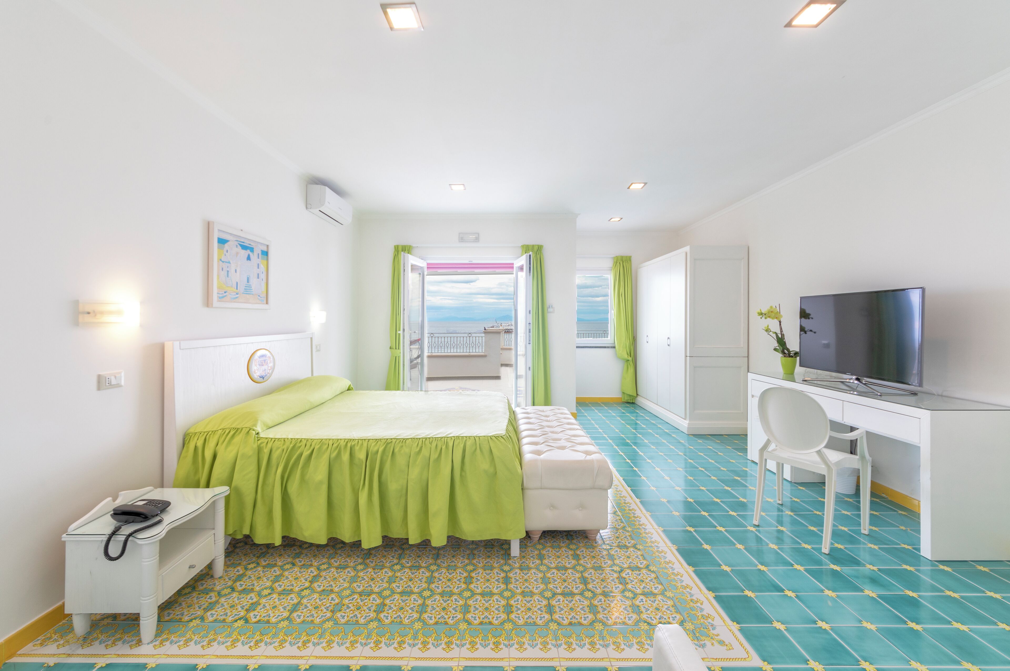 Suite Junior, 1 lit double et 1 canapé-lit, vue mer