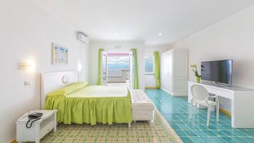 Suite Junior, 1 lit double et 1 canapé-lit, vue mer