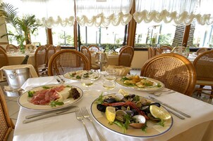 Almoço e jantar