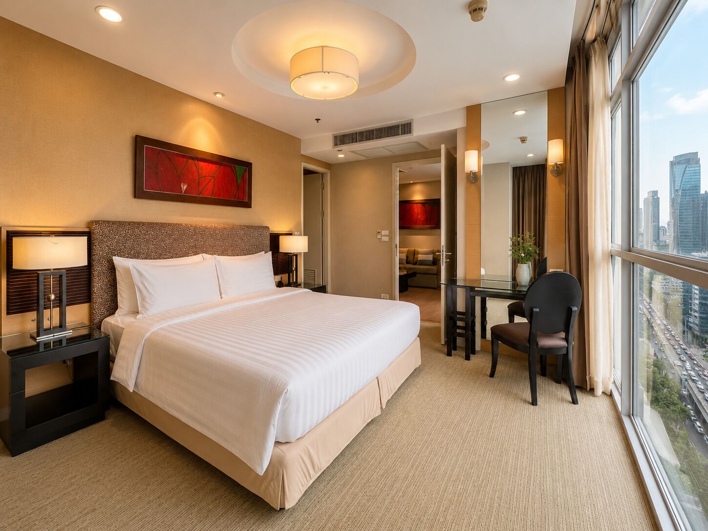 One Bedroom Deluxe Suite with Bathtub