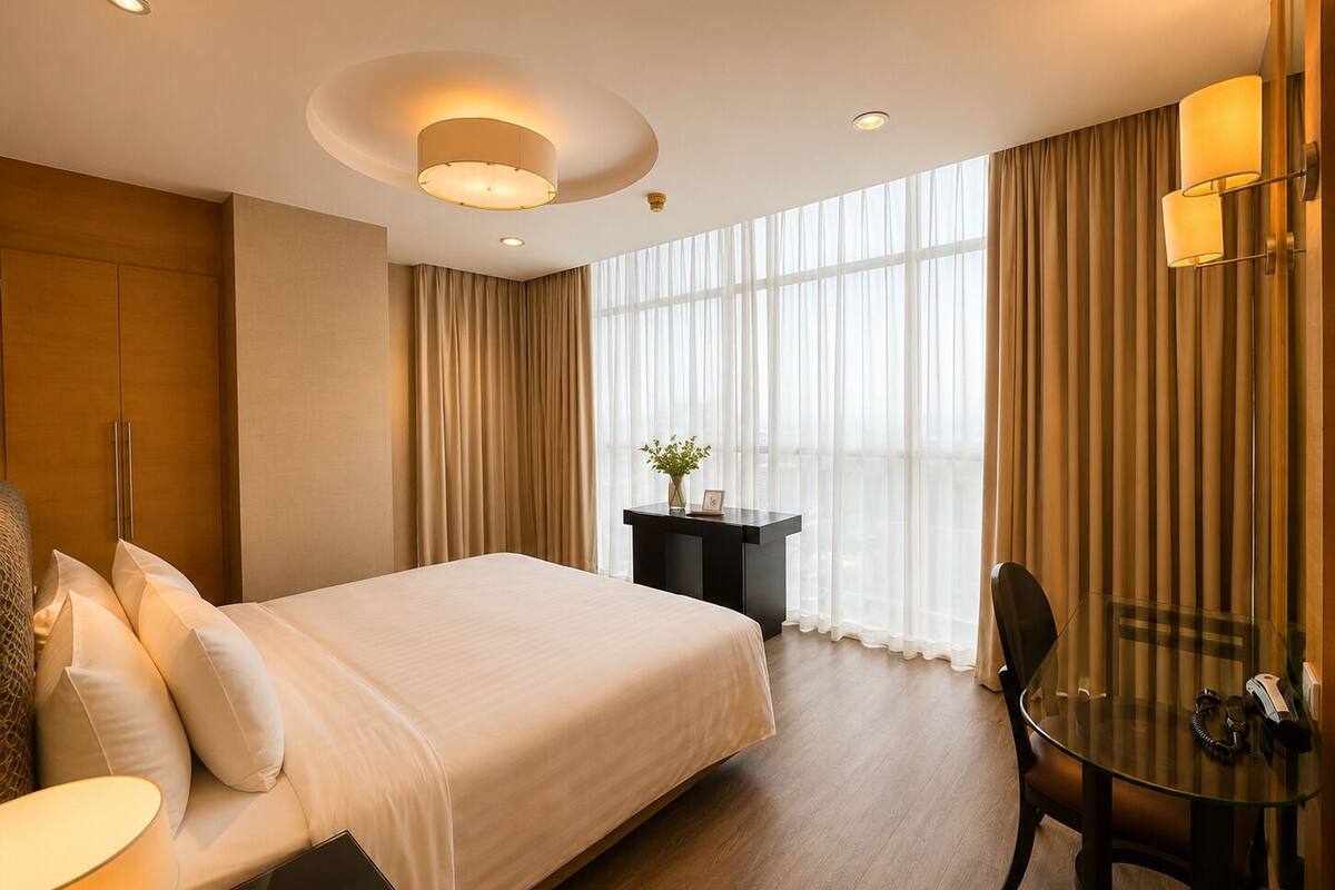 Three Bedroom Executive Suite | Tallelokero huoneessa, työpöytä, silitysrauta/-lauta, ilmainen Wi-Fi