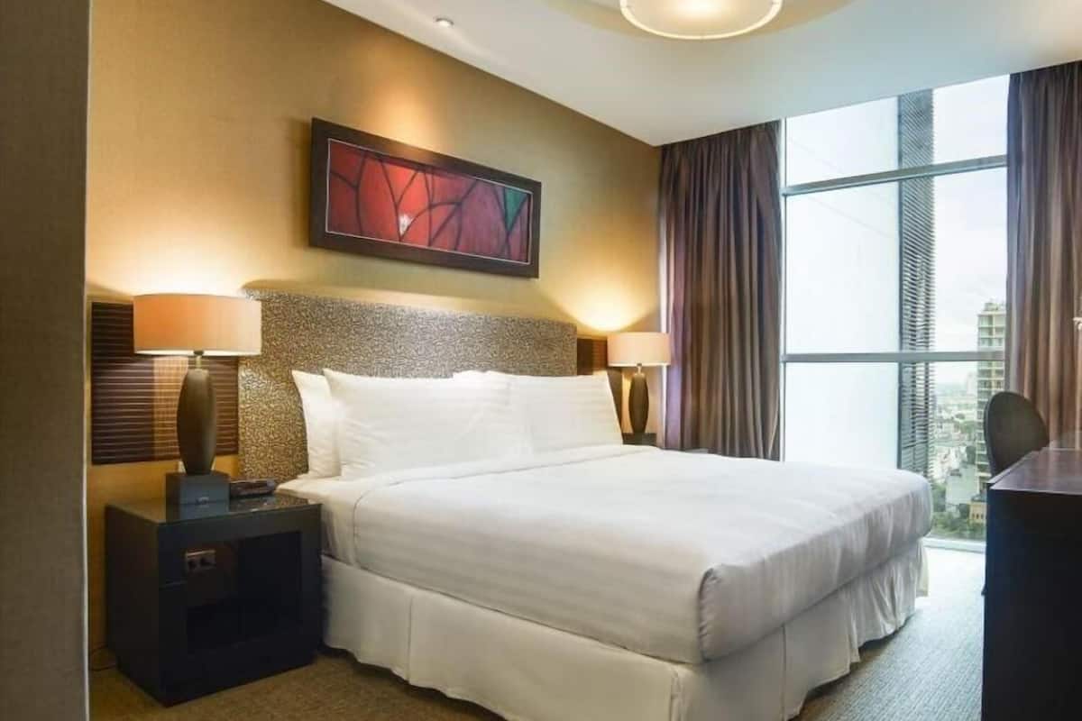 In-room safe, desk, iron/ironing board, free WiFi