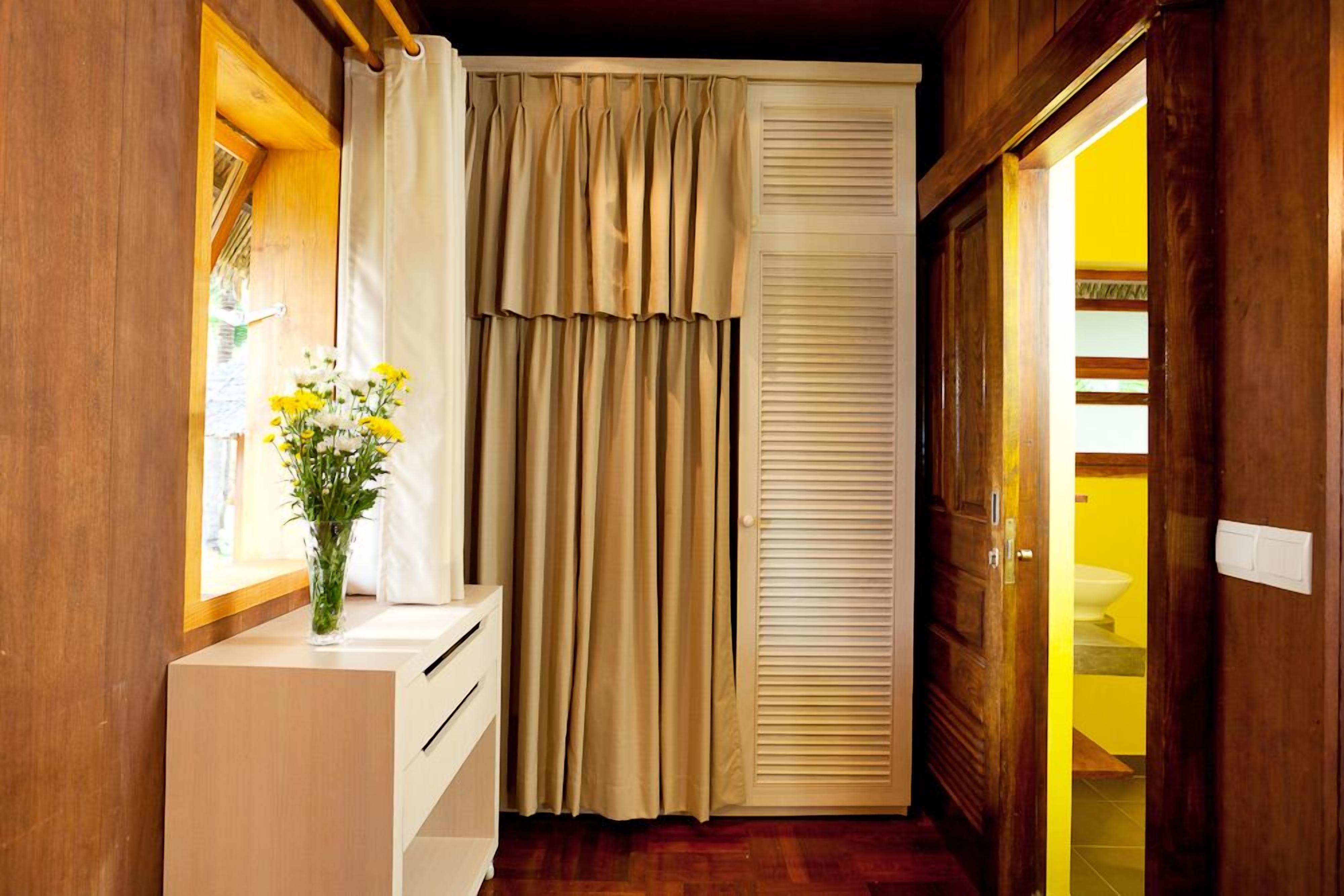 bungalow, 1 bedroom | room amenity