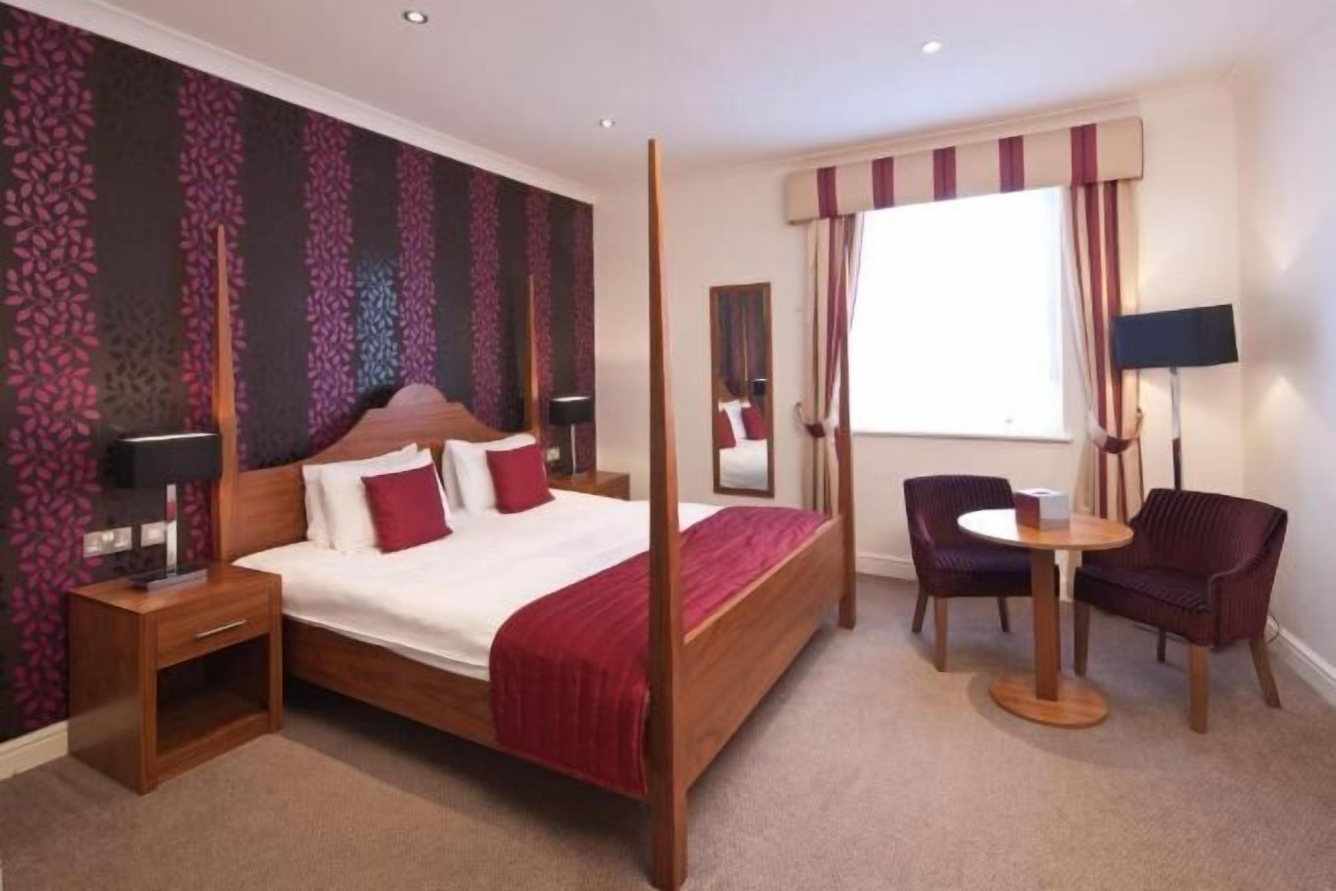 Cofres nos quartos, individualmente decorados