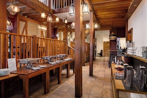 Daily cooked-to-order breakfast for a fee - Heritage Park Pontypridd, Trademark Collection by Wyndham (Pontypridd)