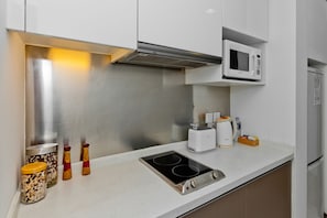 Fridge, microwave, stovetop, electric kettle