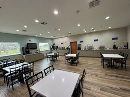 Desayuno completo incluido todos los días 
