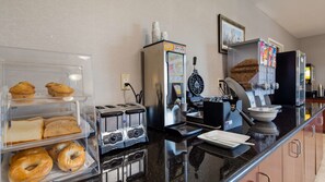 Free continental breakfast - Best Western Refugio Inn (Refugio)