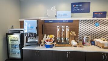 Petit déjeuner buffet compris en semaine