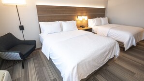 Rom – standard, 2 queensize-senger | Skrivebord, blendingsgardiner og strykejern/-brett
