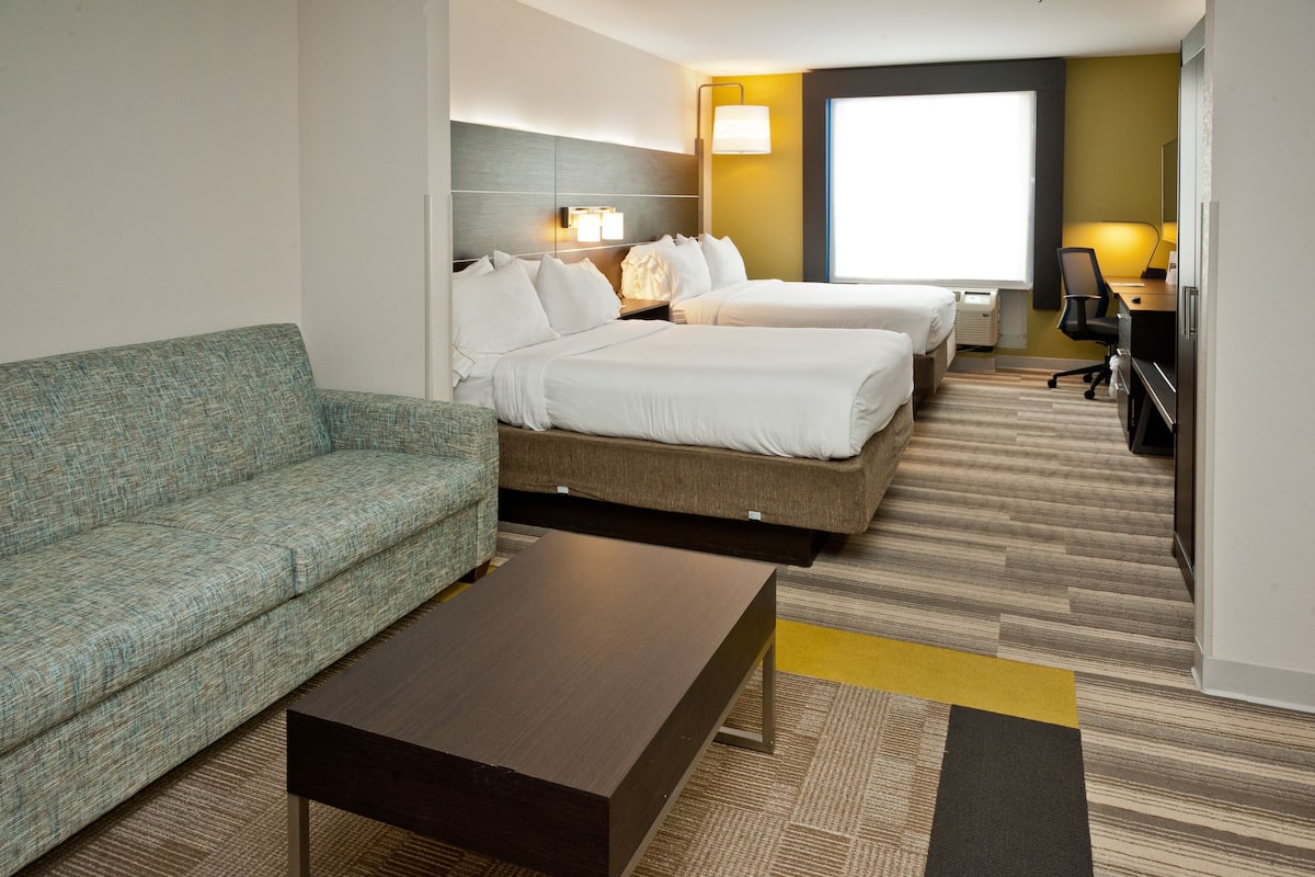 suite, 2 queen beds (living area) | 1 bedroom, desk, iron/ironing board, cots/infant beds