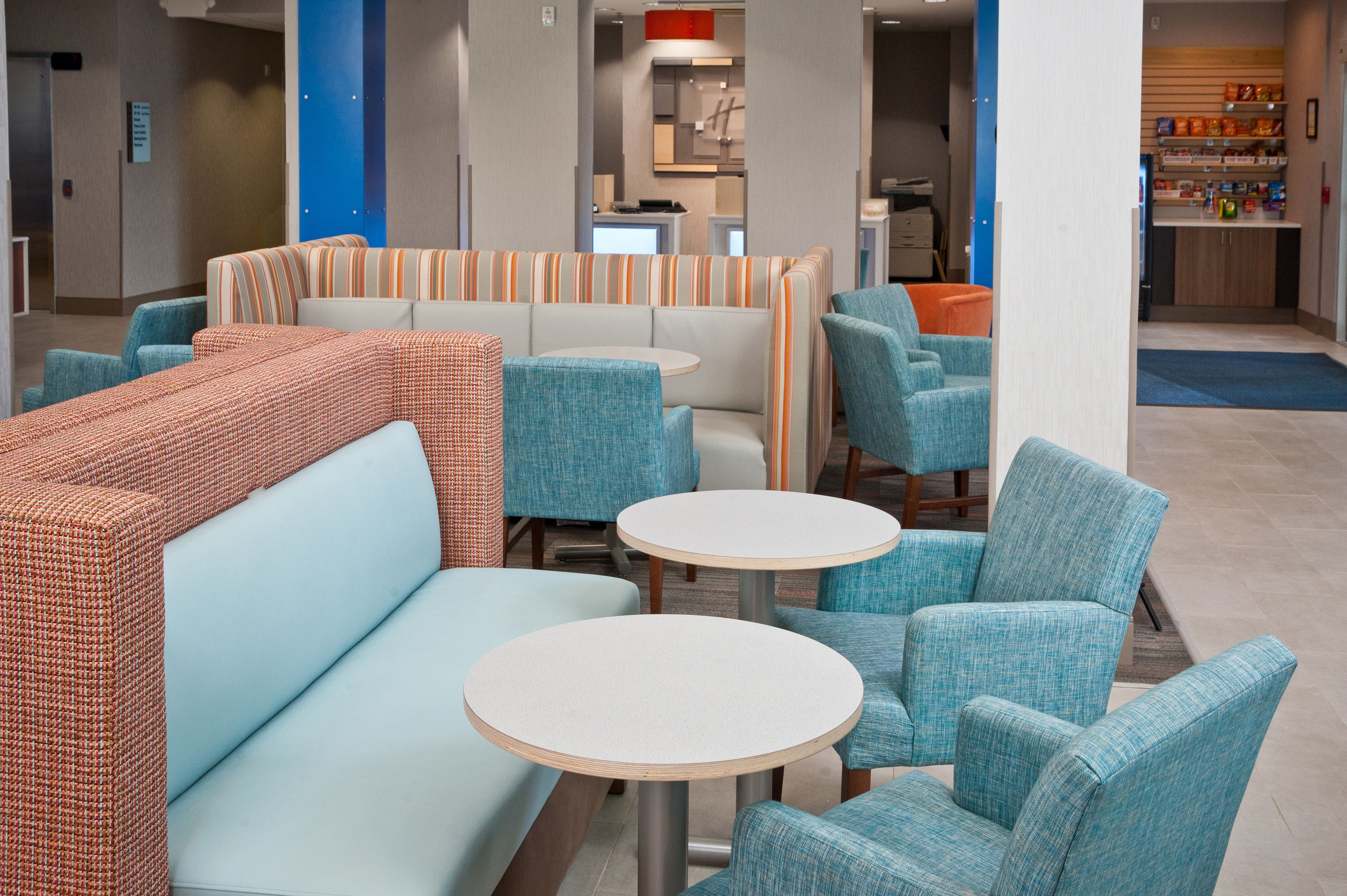 free buffet breakfast