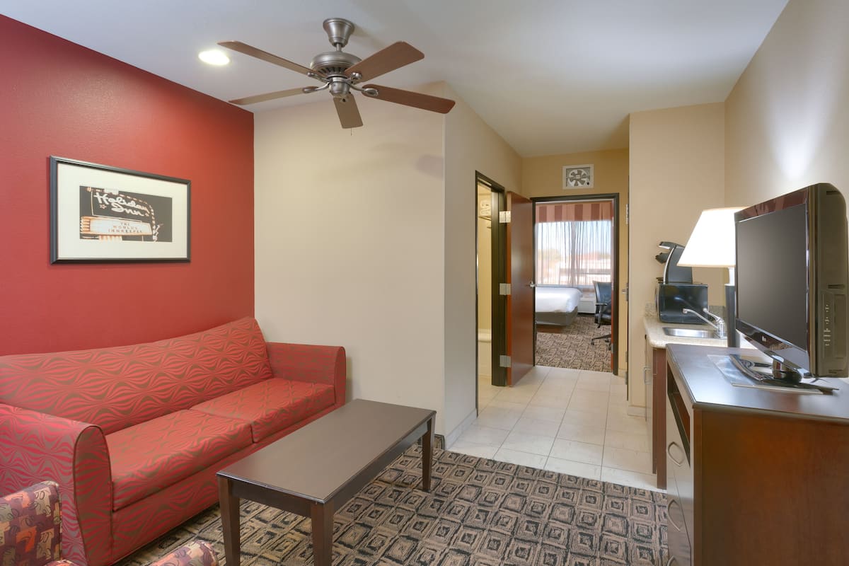 suite, 1 bedroom | 1 bedroom, pillow-top beds, desk, iron/ironing board