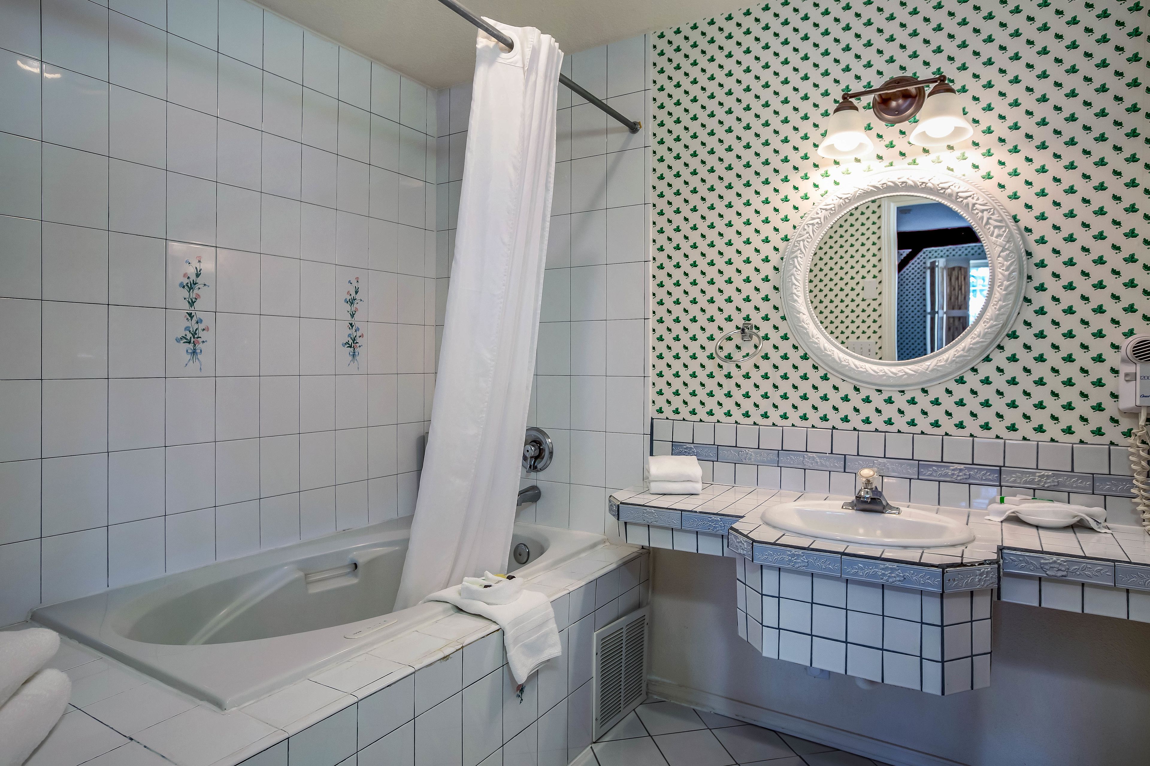 deep-soaking bathtub