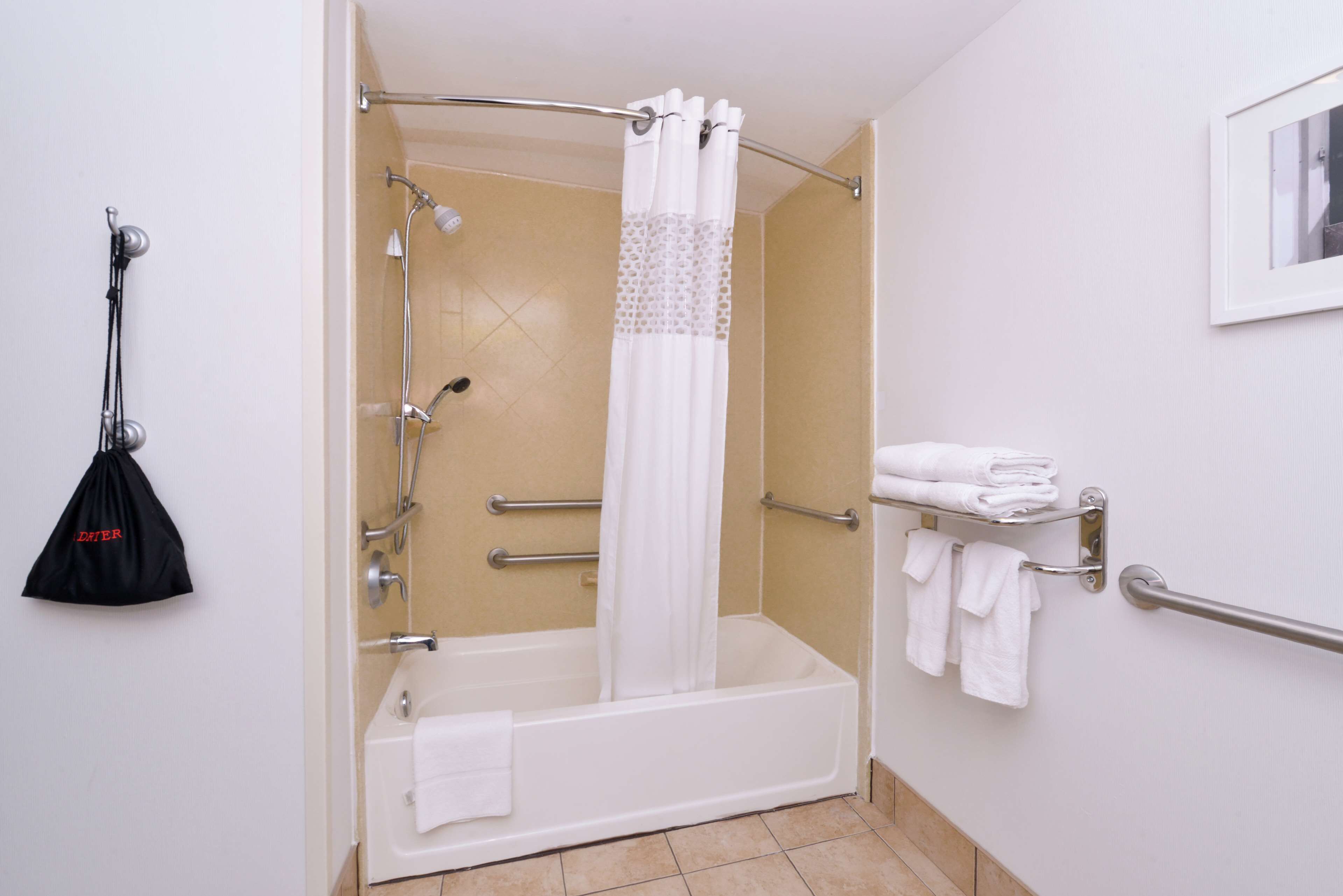 room, 1 king bed, accessible, non smoking | bathroom | bathtub, hair dryer, towels