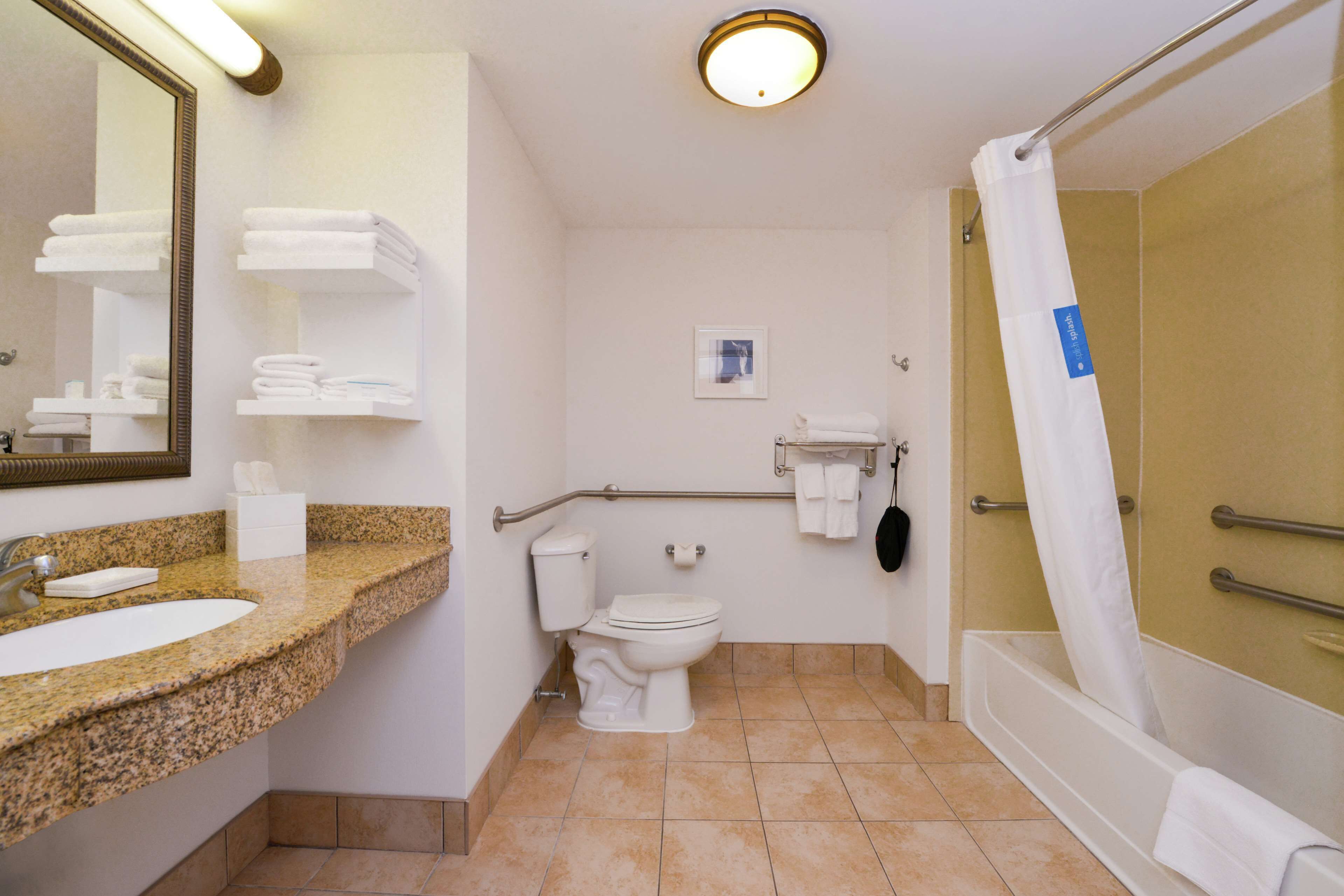 room, 1 king bed, accessible, non smoking | bathroom | bathtub, hair dryer, towels