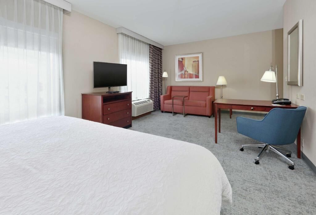 Desk, iron/ironing board, free cribs/infant beds, free WiFi