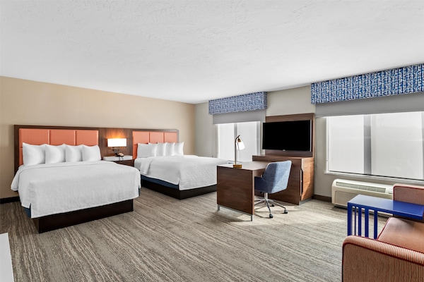 In-room safe, iron/ironing board, free WiFi, alarm clocks