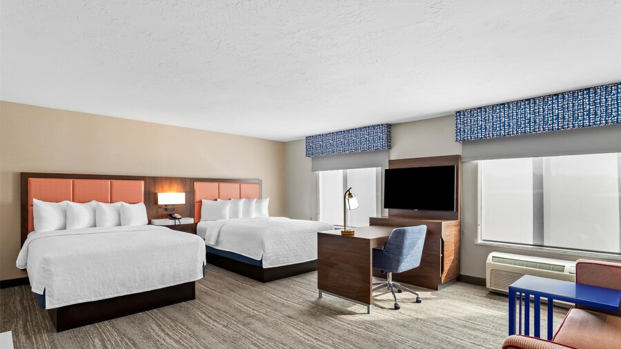 Hampton Inn & Suites Farmington