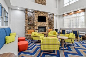 Lobby - Hampton Inn & Suites Farmington (Farmington)