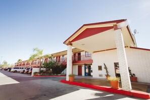 Interior entrance - Palace Inn Wayside (Houston)
